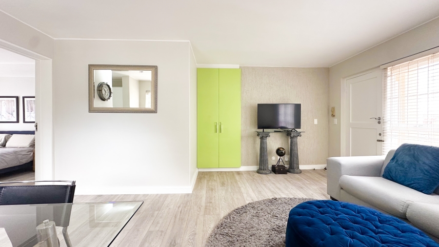 To Let 1 Bedroom Property for Rent in Sea Point Western Cape